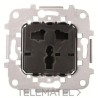 Base de enchufe universal Sky Niessen con referencia 8139 de la marca NIESSEN.