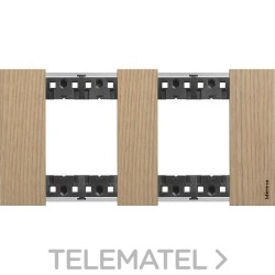 Placa para mecanismo LIVING NOW 2x2 módulos en madera, color roble con referencia KA4802M2LM de la marca BTICINO.